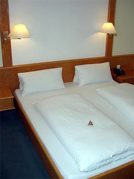 Hotel Leopold Munchen Bagian luar foto