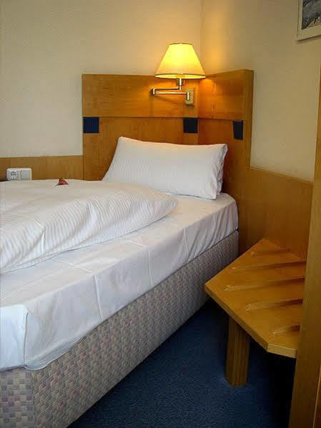 Hotel Leopold Munchen Bagian luar foto