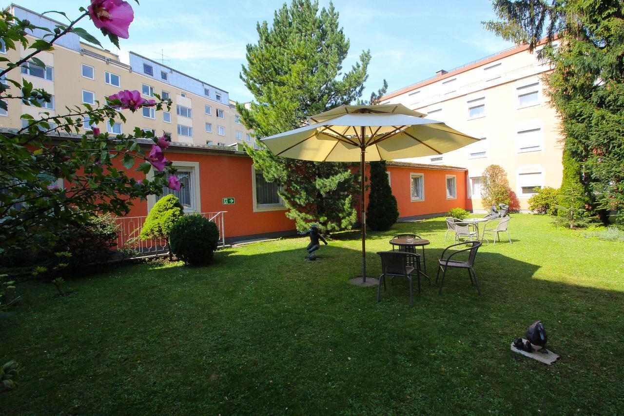 Hotel Leopold Munchen Bagian luar foto