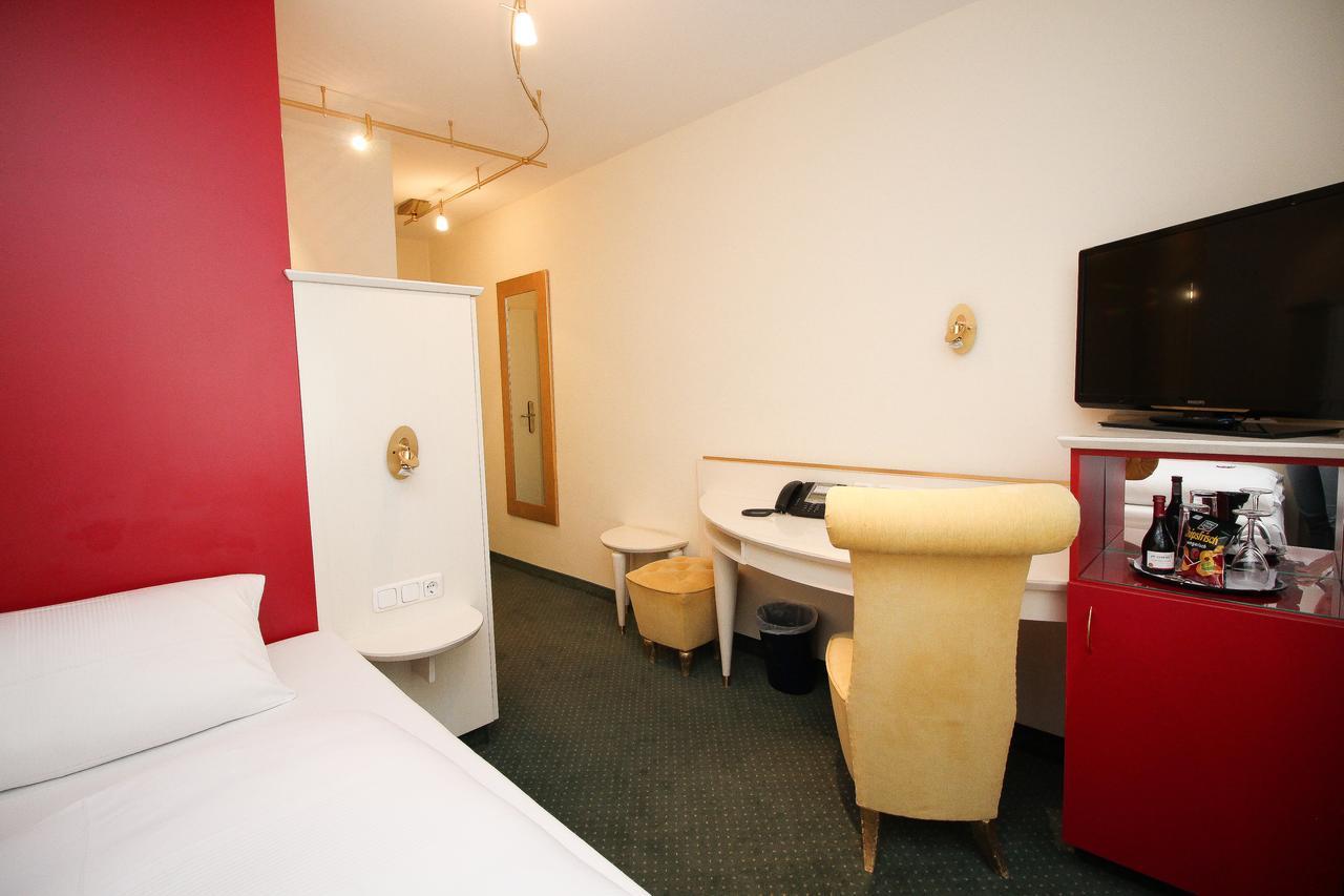 Hotel Leopold Munchen Bagian luar foto