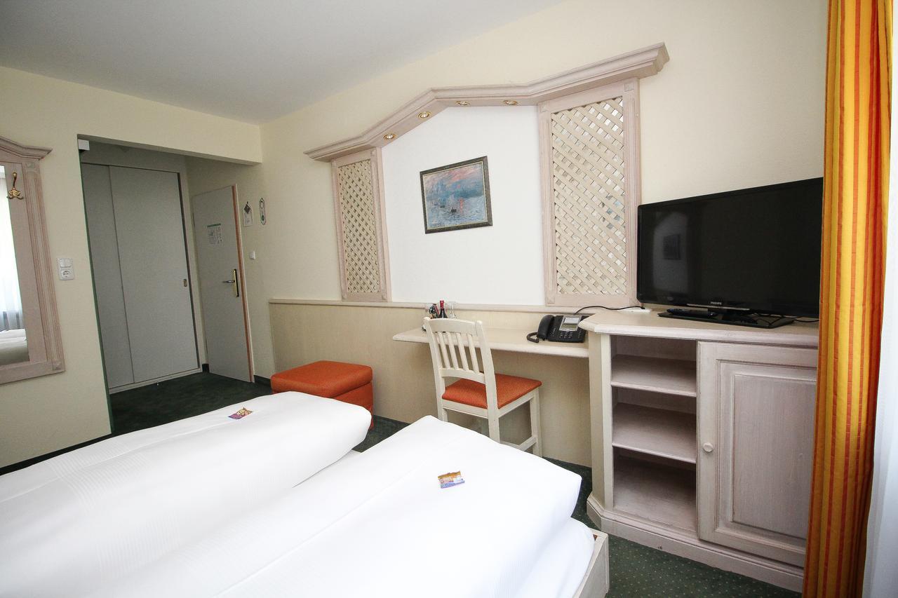 Hotel Leopold Munchen Bagian luar foto