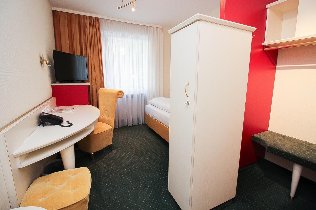 Hotel Leopold Munchen Bagian luar foto