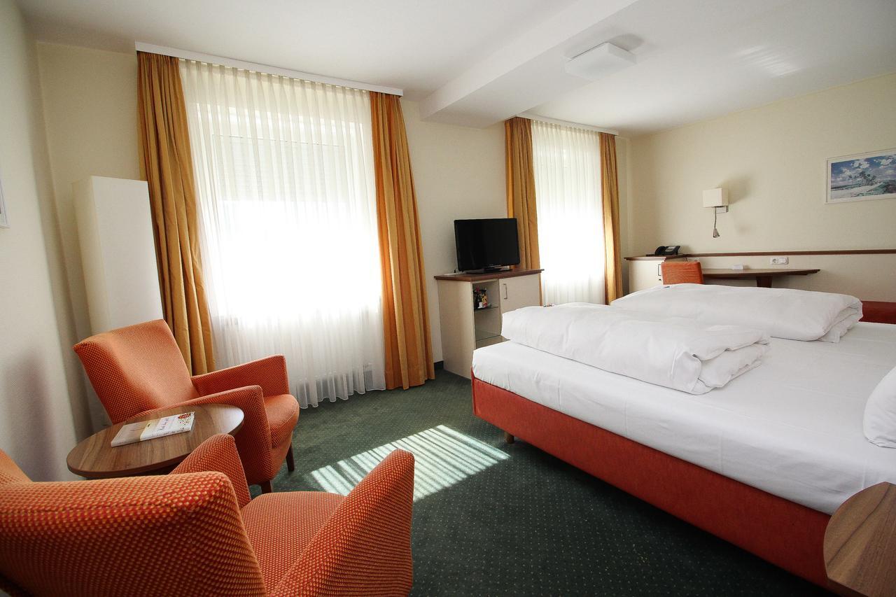 Hotel Leopold Munchen Bagian luar foto