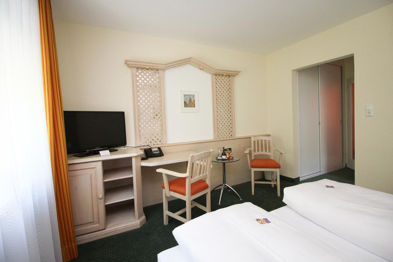 Hotel Leopold Munchen Bagian luar foto