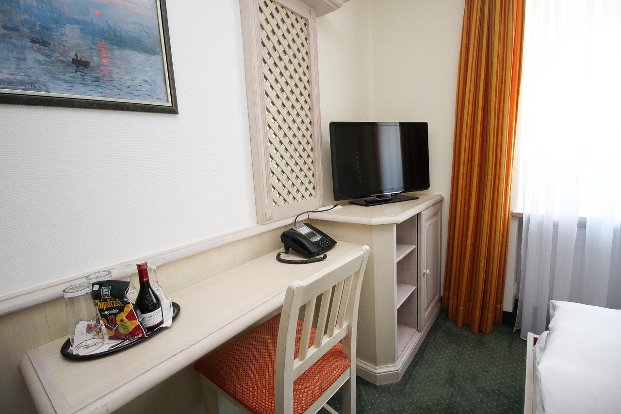 Hotel Leopold Munchen Bagian luar foto
