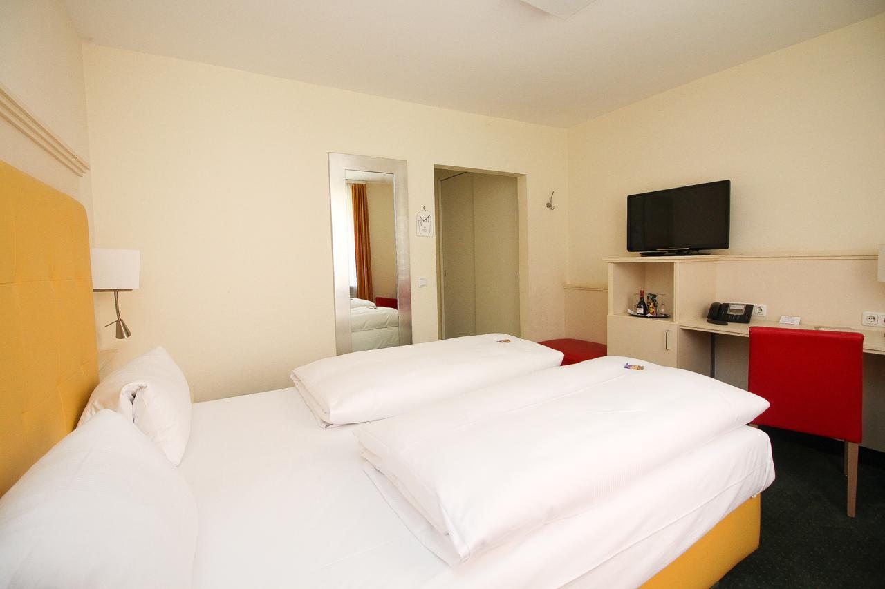 Hotel Leopold Munchen Bagian luar foto