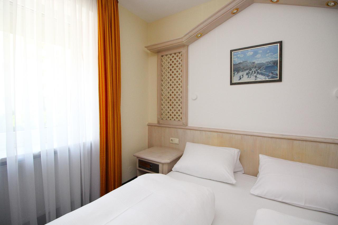 Hotel Leopold Munchen Bagian luar foto