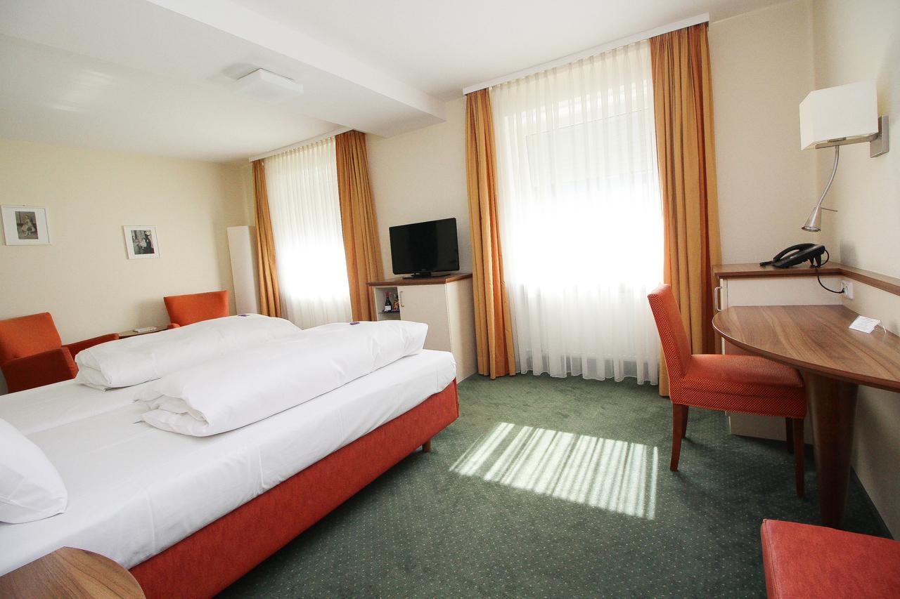 Hotel Leopold Munchen Bagian luar foto